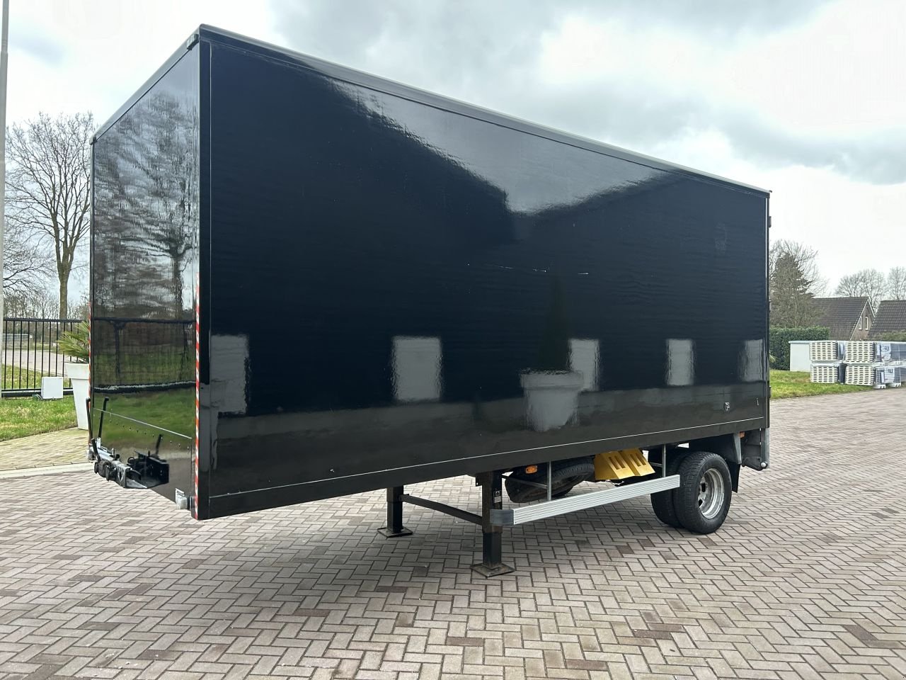 PKW-Anhänger des Typs Sonstige Be oplegger 5.5 ton Be oplegger 5.5 ton Veldhuizen met laadlift 550kg, Gebrauchtmaschine in Putten (Bild 4)