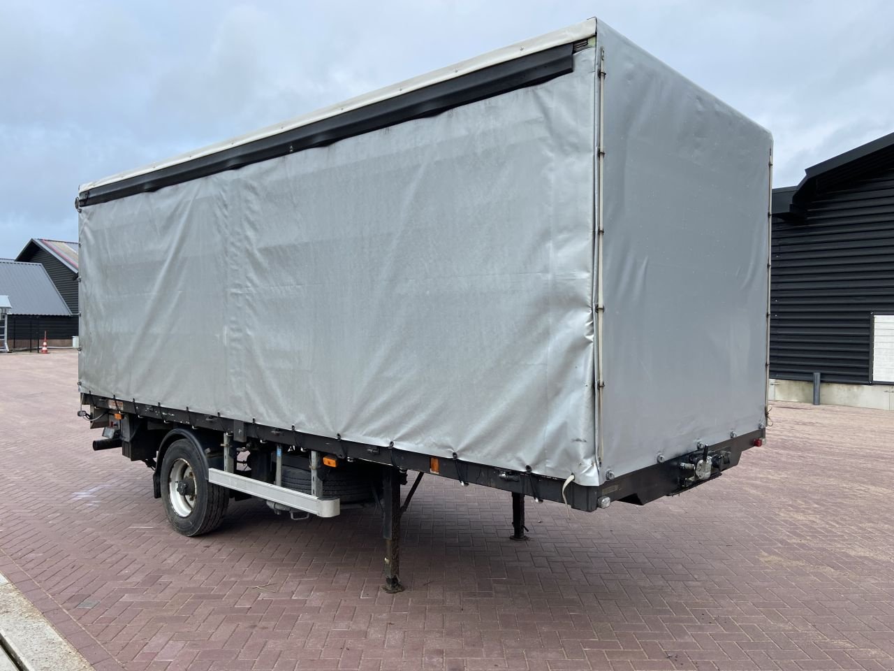 PKW-Anhänger des Typs Sonstige be oplegger 5.5 ton schuifzeilen be oplegger 5.5 ton schuifzeilen schuifdak en laadklep 750 kg, Gebrauchtmaschine in Putten (Bild 2)