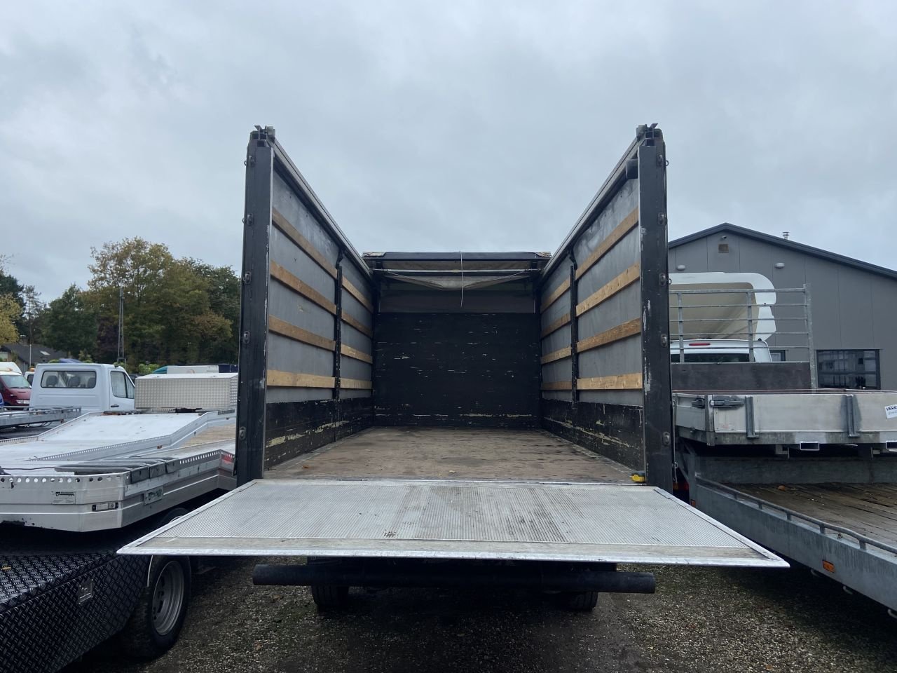 PKW-Anhänger des Typs Sonstige be oplegger 5.5 ton schuifzeilen be oplegger 5.5 ton schuifzeilen schuifdak en laadklep 750 kg, Gebrauchtmaschine in Putten (Bild 11)