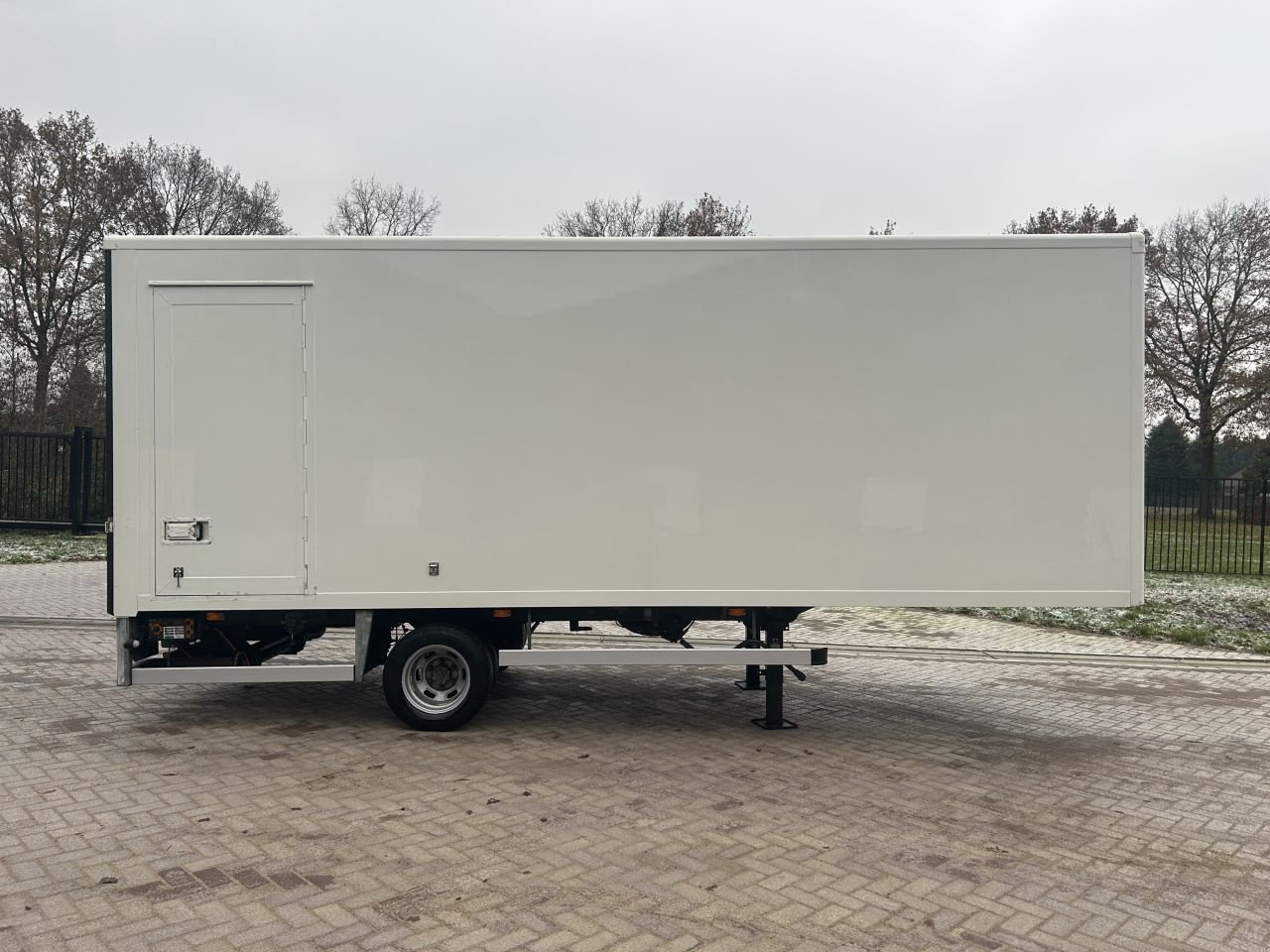 PKW-Anhänger des Typs Sonstige Be oplegger 5.5 ton veldhuizen Be oplegger 5.5 ton veldhuizen met laadklep 750 kg, Gebrauchtmaschine in Putten (Bild 3)