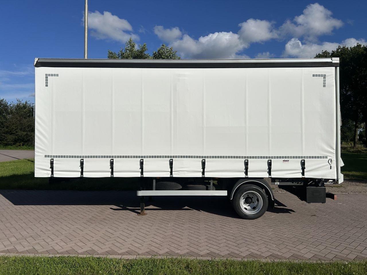 PKW-Anhänger des Typs Sonstige be oplegger 6.6 ton schuifzeilen VF laadklep 1000 kg, Gebrauchtmaschine in Putten (Bild 2)