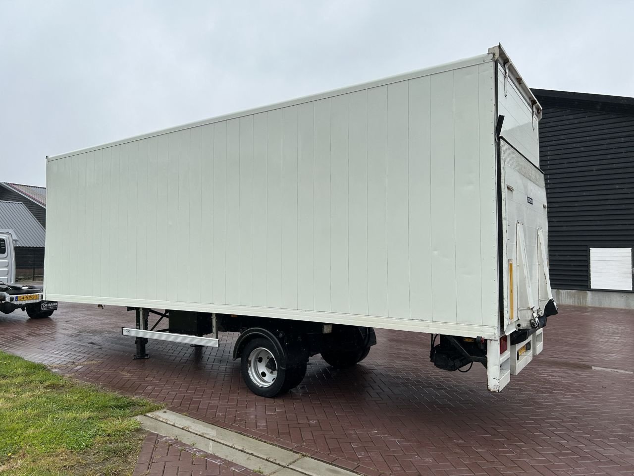 PKW-Anhänger Türe ait Sonstige be oplegger 7 ton gesloten laadklep 1000 kg stuur as, Gebrauchtmaschine içinde Putten (resim 5)