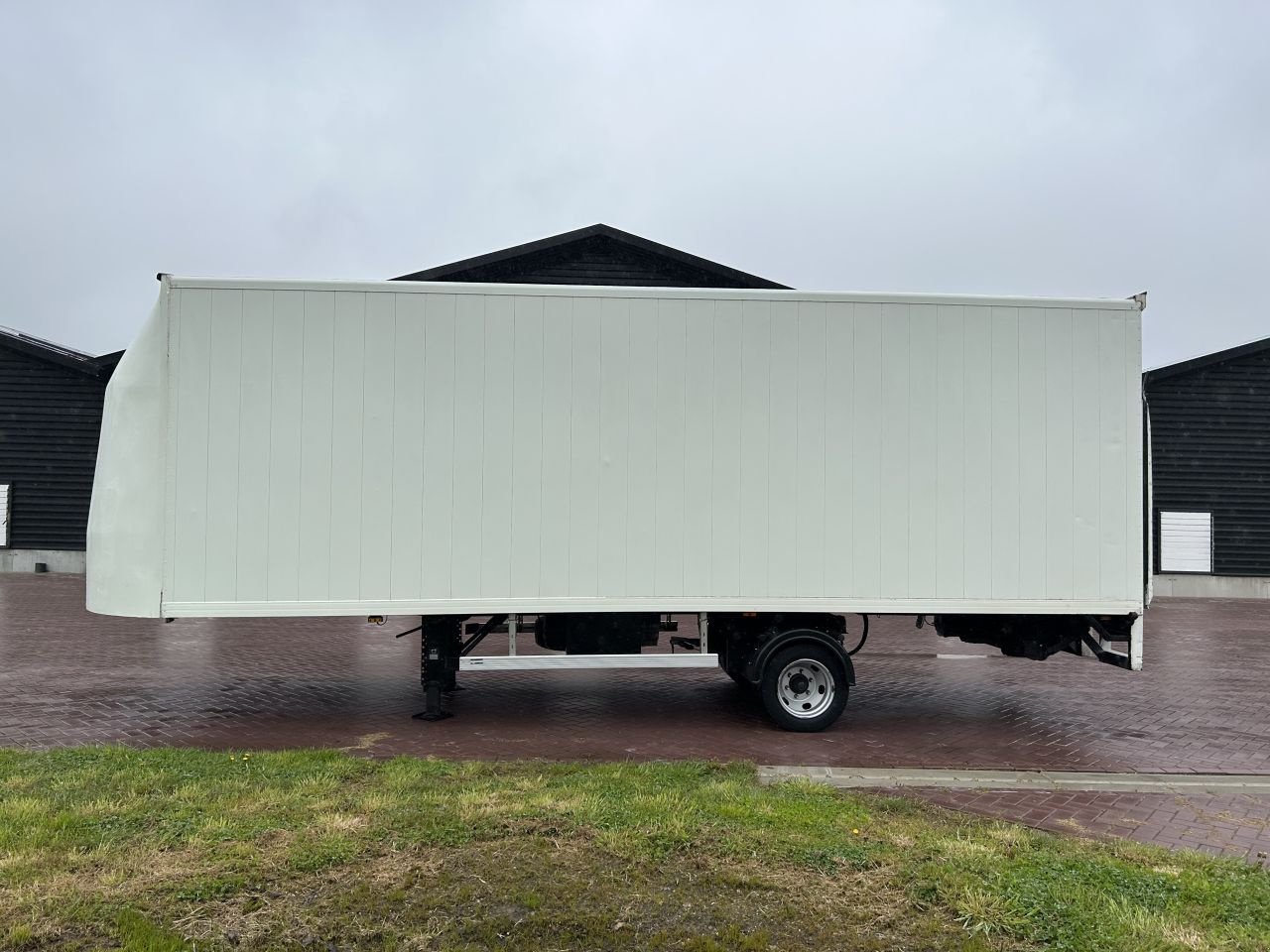 PKW-Anhänger Türe ait Sonstige be oplegger 7 ton gesloten laadklep 1000 kg stuur as, Gebrauchtmaschine içinde Putten (resim 2)