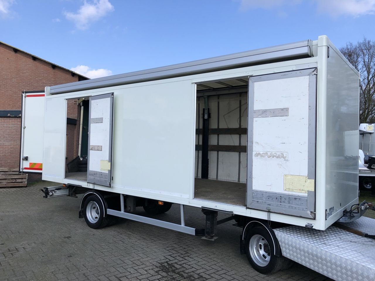 PKW-Anhänger des Typs Sonstige Be Oplegger 7.5 ton bunk Be Oplegger 7.5 ton bunk 1 kant schuifzeilen. luifel, Gebrauchtmaschine in Putten (Bild 2)