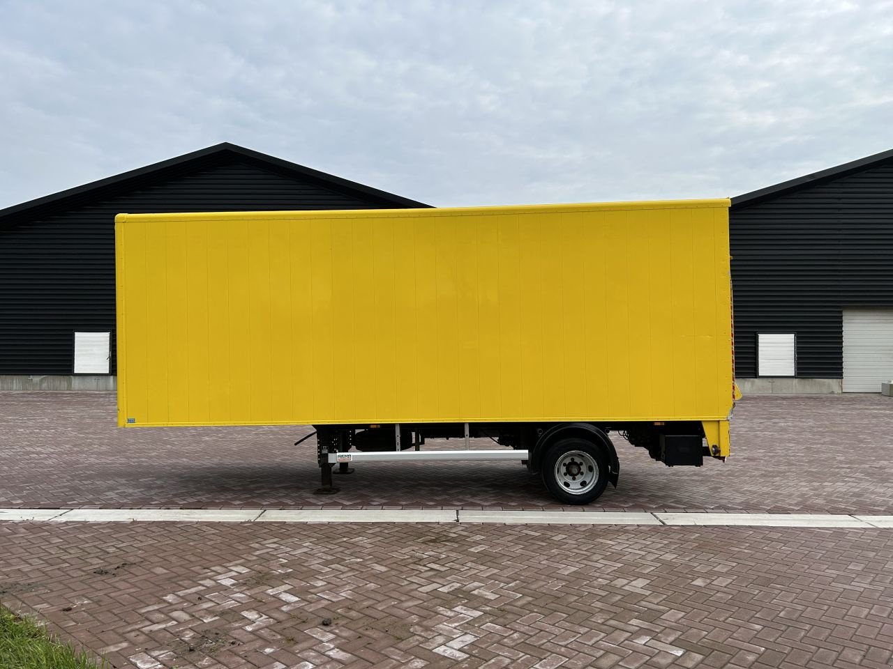 PKW-Anhänger типа Sonstige Be oplegger 7.5 ton NEFRA Be oplegger 7.5 ton NEFRA met laadklep 750kg, Gebrauchtmaschine в Putten (Фотография 1)