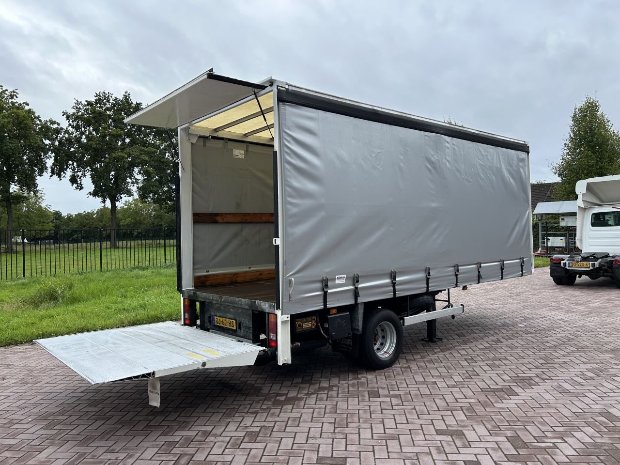 PKW-Anhänger des Typs Sonstige be oplegger 7.5 ton schuifzeilen en 1500 kg laadklep, Gebrauchtmaschine in Putten (Bild 2)