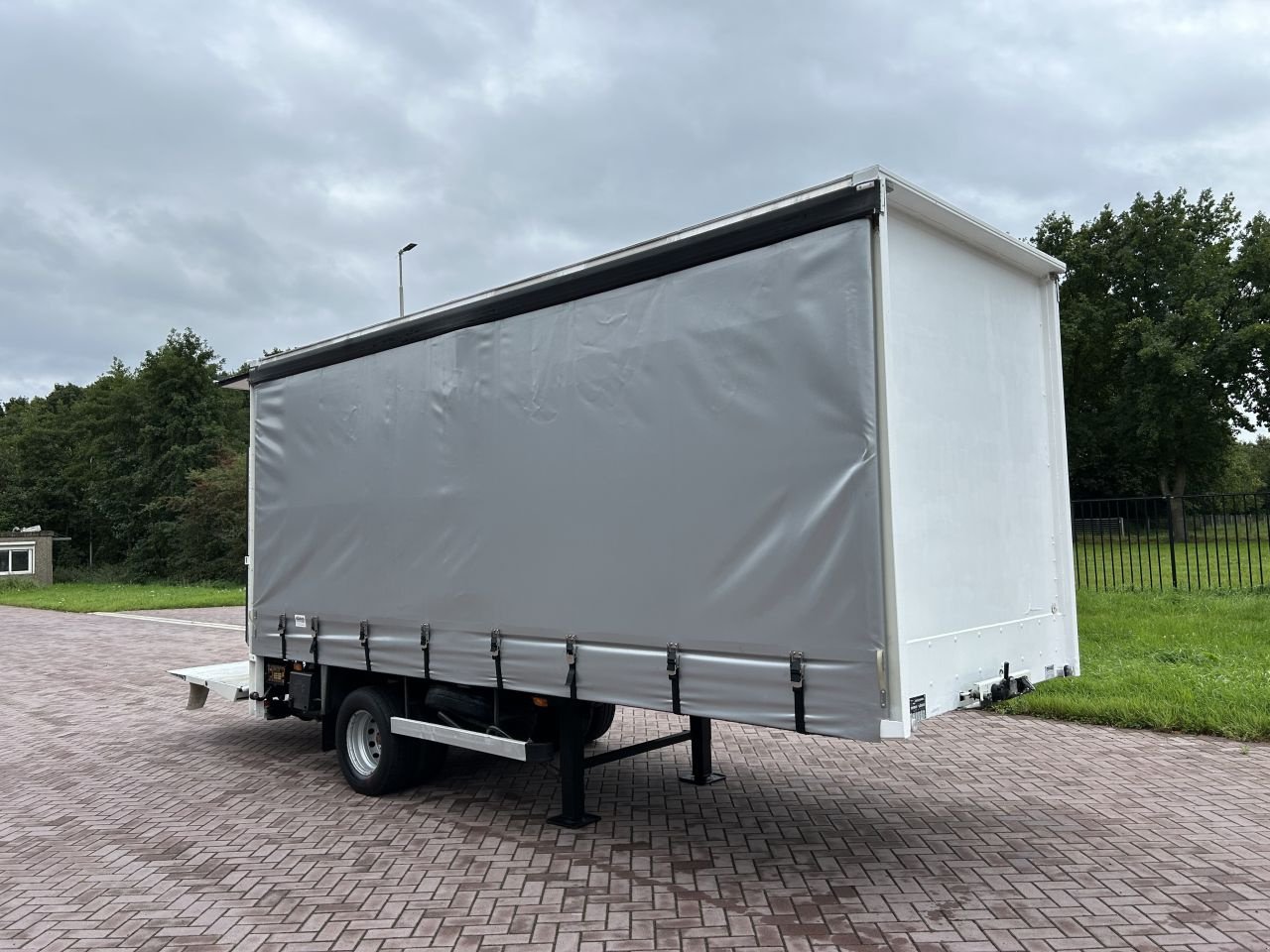 PKW-Anhänger des Typs Sonstige be oplegger 7.5 ton schuifzeilen en 1500 kg laadklep, Gebrauchtmaschine in Putten (Bild 6)