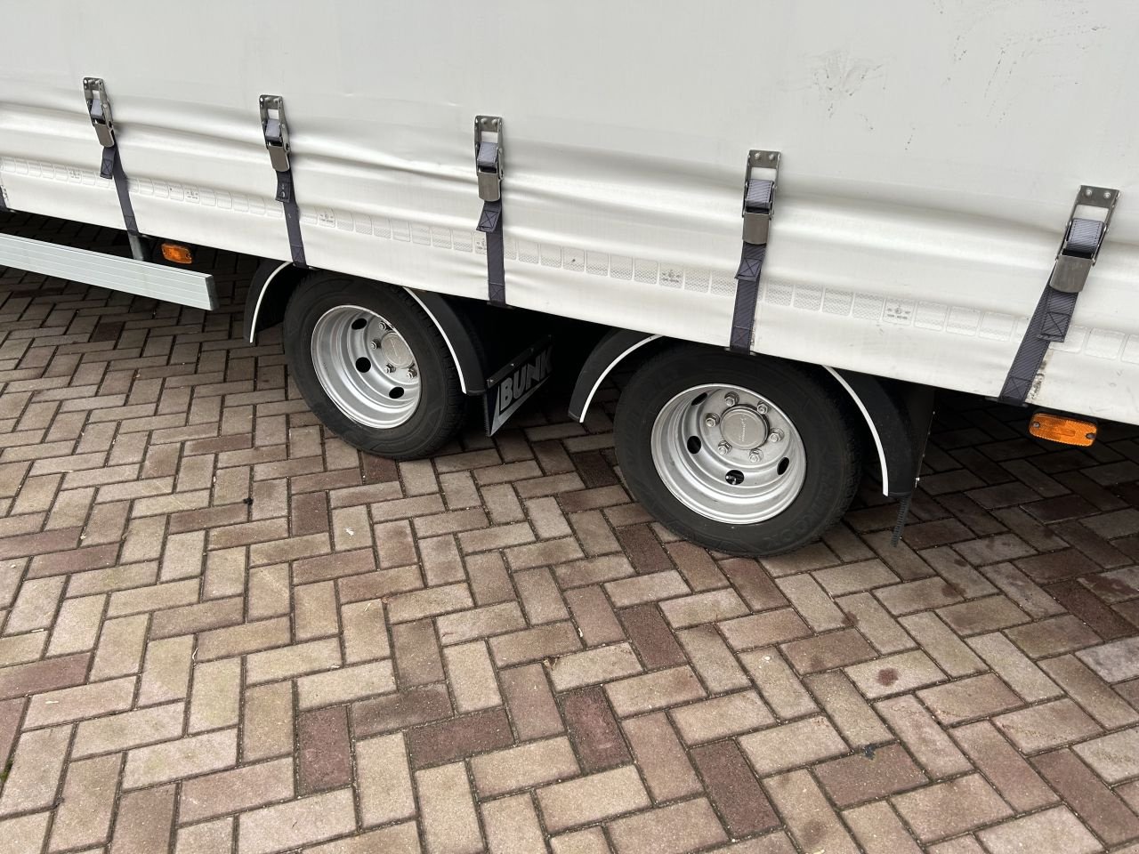 PKW-Anhänger typu Sonstige be oplegger BUNK auto transporte be oplegger BUNK auto transporte gesloten 8 ton schuifzeilen, Gebrauchtmaschine v Putten (Obrázek 11)