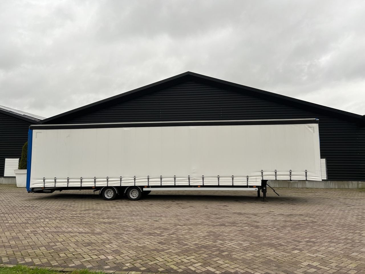PKW-Anhänger typu Sonstige be oplegger BUNK auto transporte be oplegger BUNK auto transporte gesloten 8 ton schuifzeilen, Gebrauchtmaschine v Putten (Obrázek 1)