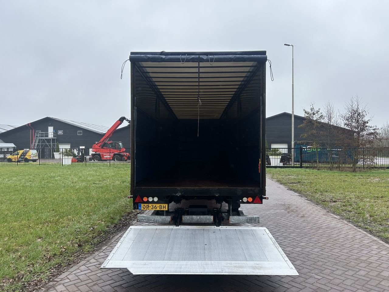 PKW-Anhänger Türe ait Sonstige be oplegger Draf 7 ton be oplegger Draf 7 ton huifzeilen met laadklep 750 kg, Gebrauchtmaschine içinde Putten (resim 9)