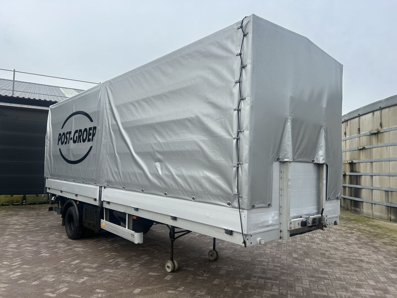 PKW-Anhänger des Typs Sonstige be oplegger gesloten huif be oplegger gesloten huif 6.5 ton met laadklep 1000kg, Gebrauchtmaschine in Putten (Bild 3)