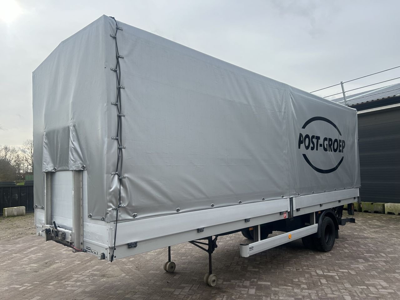 PKW-Anhänger typu Sonstige be oplegger gesloten huif be oplegger gesloten huif 6.5 ton met laadklep 1000kg, Gebrauchtmaschine w Putten (Zdjęcie 4)