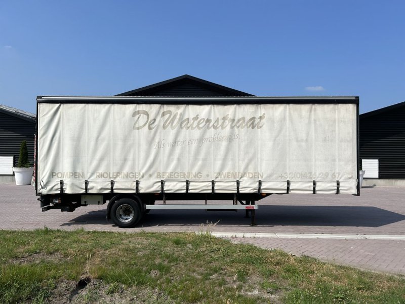 PKW-Anhänger typu Sonstige be oplegger noyens 6.7 ton be oplegger noyens 6.7 ton schuifzeilen met laadklep 1000 k, Gebrauchtmaschine v Putten (Obrázok 1)