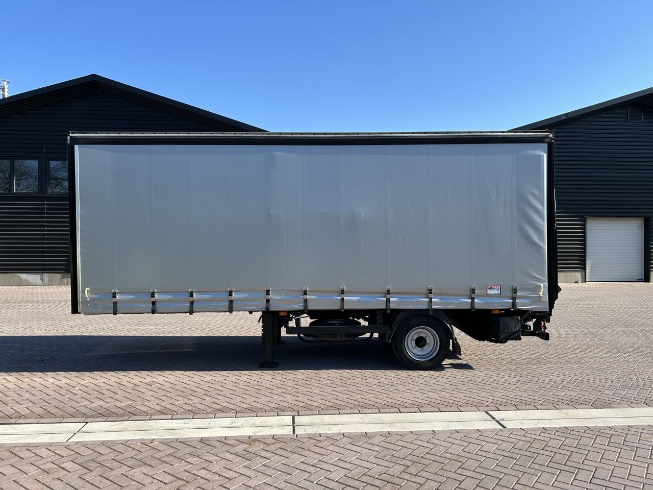 PKW-Anhänger des Typs Sonstige be oplegger schuifzeilen 5.5 ton laadklep 1000 kg, Gebrauchtmaschine in Putten (Bild 2)