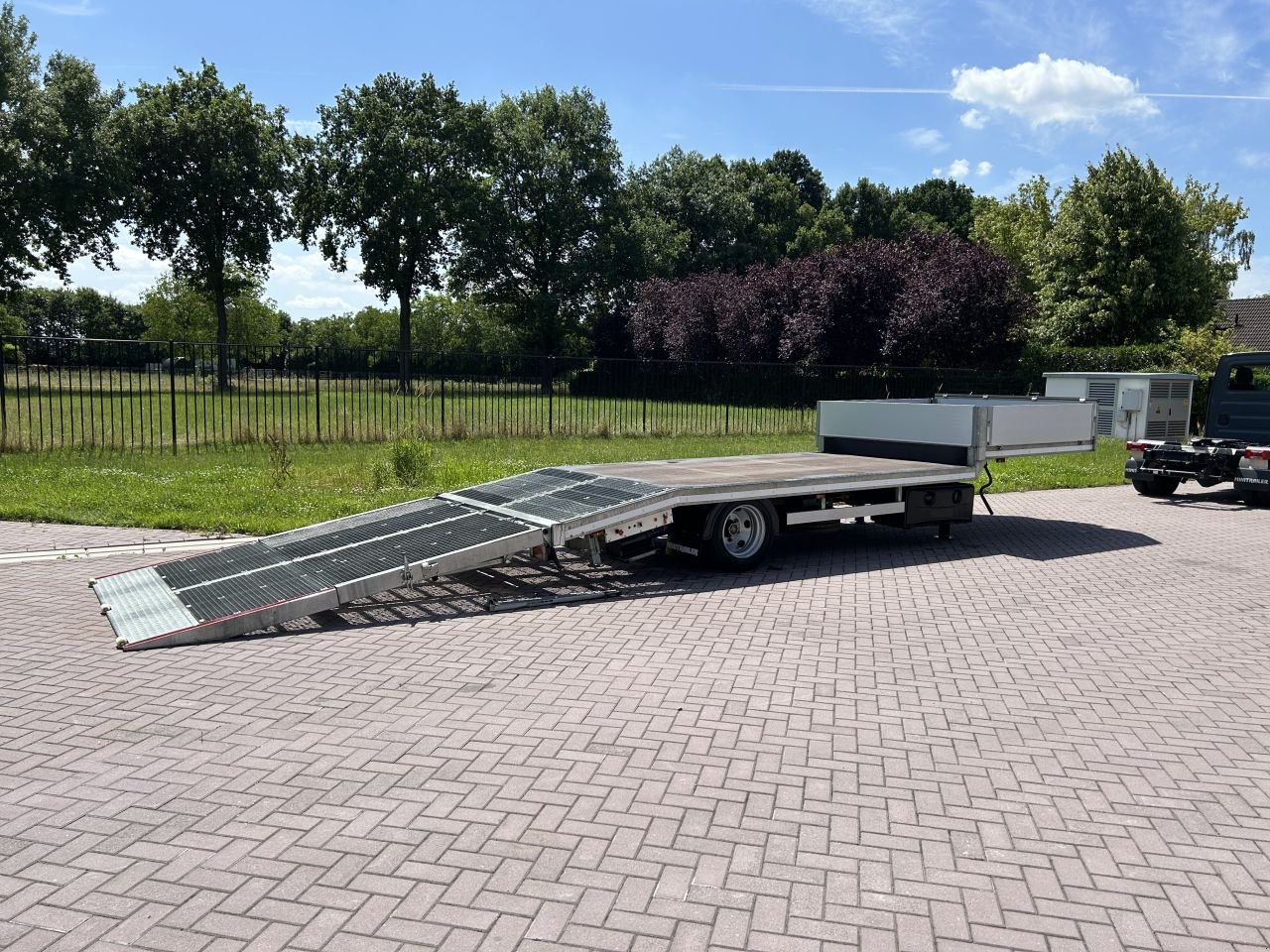 PKW-Anhänger of the type Sonstige Be oplegger Semi Dieplader VF oprij klep elektrische (2020), Gebrauchtmaschine in Putten (Picture 1)