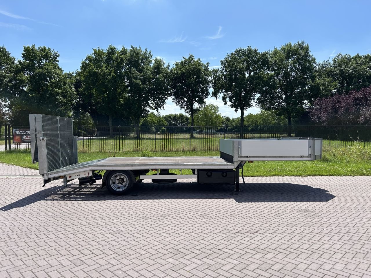 PKW-Anhänger of the type Sonstige Be oplegger Semi Dieplader VF oprij klep elektrische (2020), Gebrauchtmaschine in Putten (Picture 7)