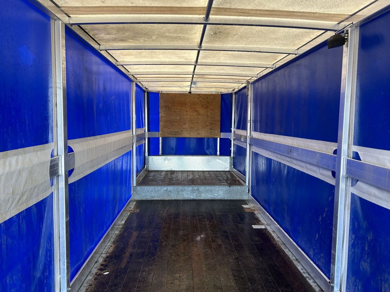 PKW-Anhänger des Typs Sonstige be oplegger semi gesloten be oplegger semi gesloten huif 9.8 ton VELDHUIZEN, Gebrauchtmaschine in Putten (Bild 10)