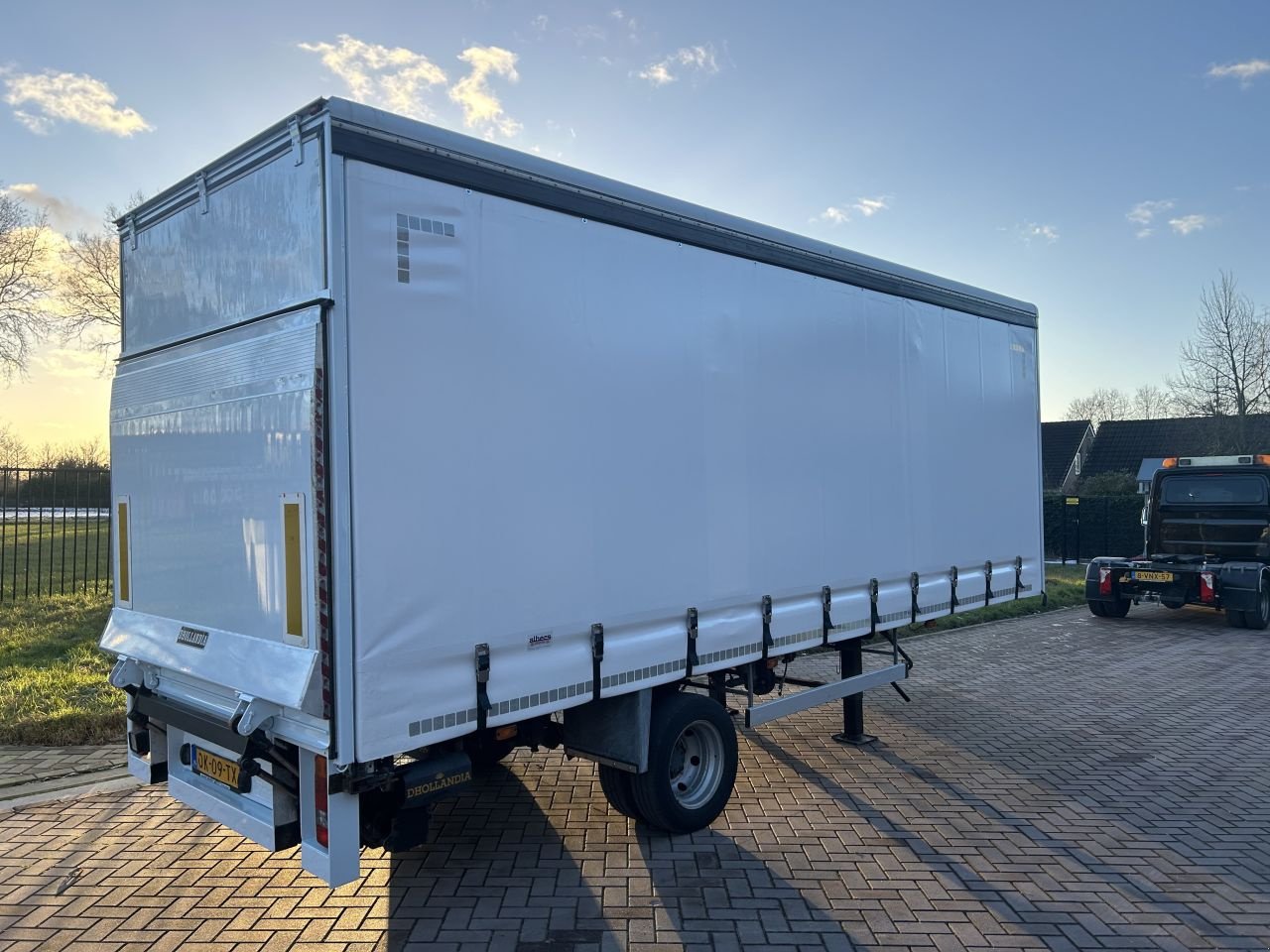 PKW-Anhänger typu Sonstige be oplegger VELDHUIZEN 5.5 ton be oplegger VELDHUIZEN 5.5 ton schuifzeilen 750 kg laadklep, Gebrauchtmaschine v Putten (Obrázek 4)