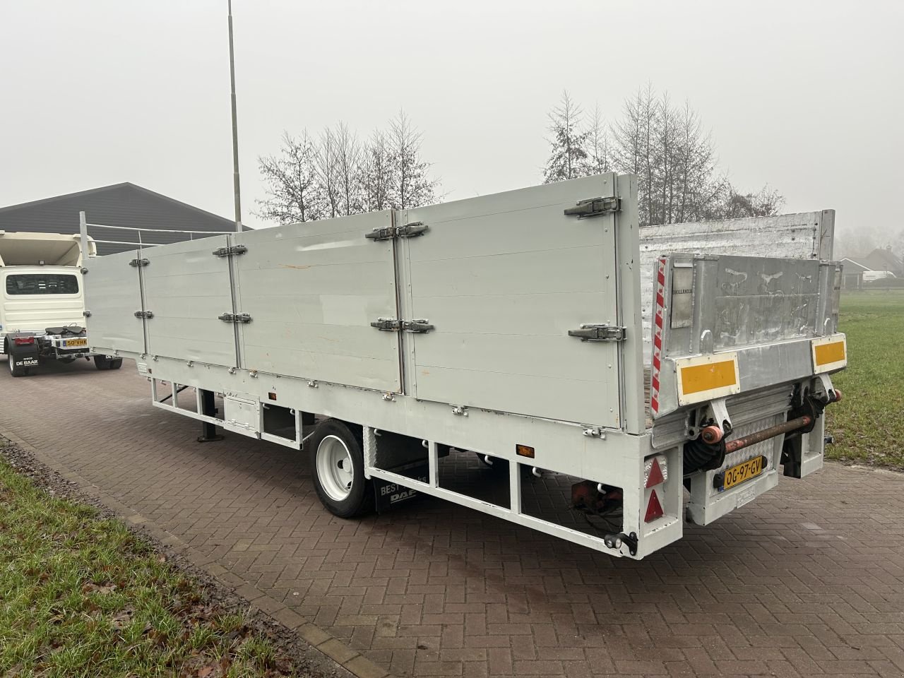 PKW-Anhänger tip Sonstige be oplegger vlak met laadklep Dhollandia 1000 kg, Gebrauchtmaschine in Putten (Poză 7)