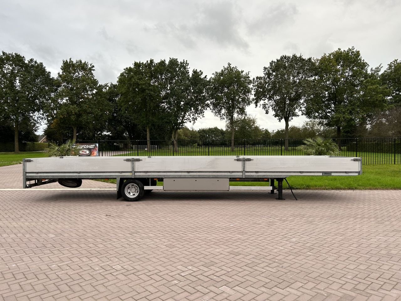 PKW-Anhänger des Typs Sonstige be oplegger vlak met luiken be oplegger vlak met luiken 5.5 ton (2015) Veldhuizen, Gebrauchtmaschine in Putten (Bild 1)
