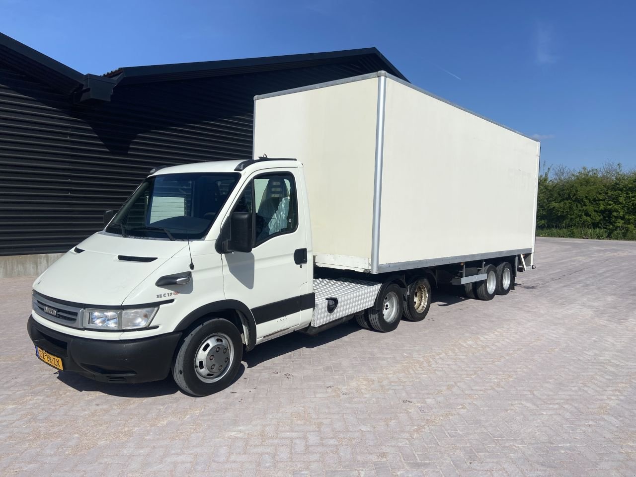 PKW-Anhänger tip Sonstige be trekker iveco 35c17 be trekker iveco 35c17 jeep-as combinatie, Gebrauchtmaschine in Putten (Poză 4)