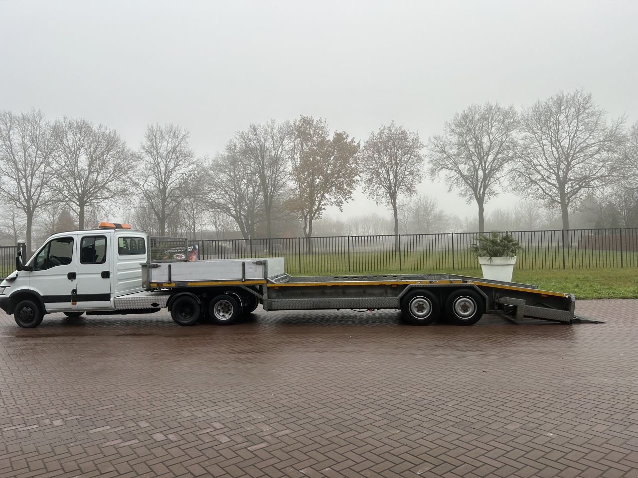 PKW-Anhänger typu Sonstige be trekker Iveco Daily 40C17 be trekker Iveco Daily 40C17 be oplegger kuip met knikvloer, Gebrauchtmaschine v Putten (Obrázek 3)