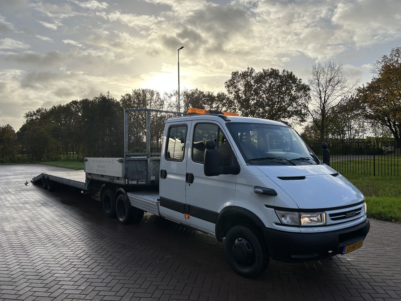 PKW-Anhänger des Typs Sonstige be trekker Iveco Daily 40C17 - be trekker Iveco Daily 40C17 - be oplegger met knikvloer, Gebrauchtmaschine in Putten (Bild 7)