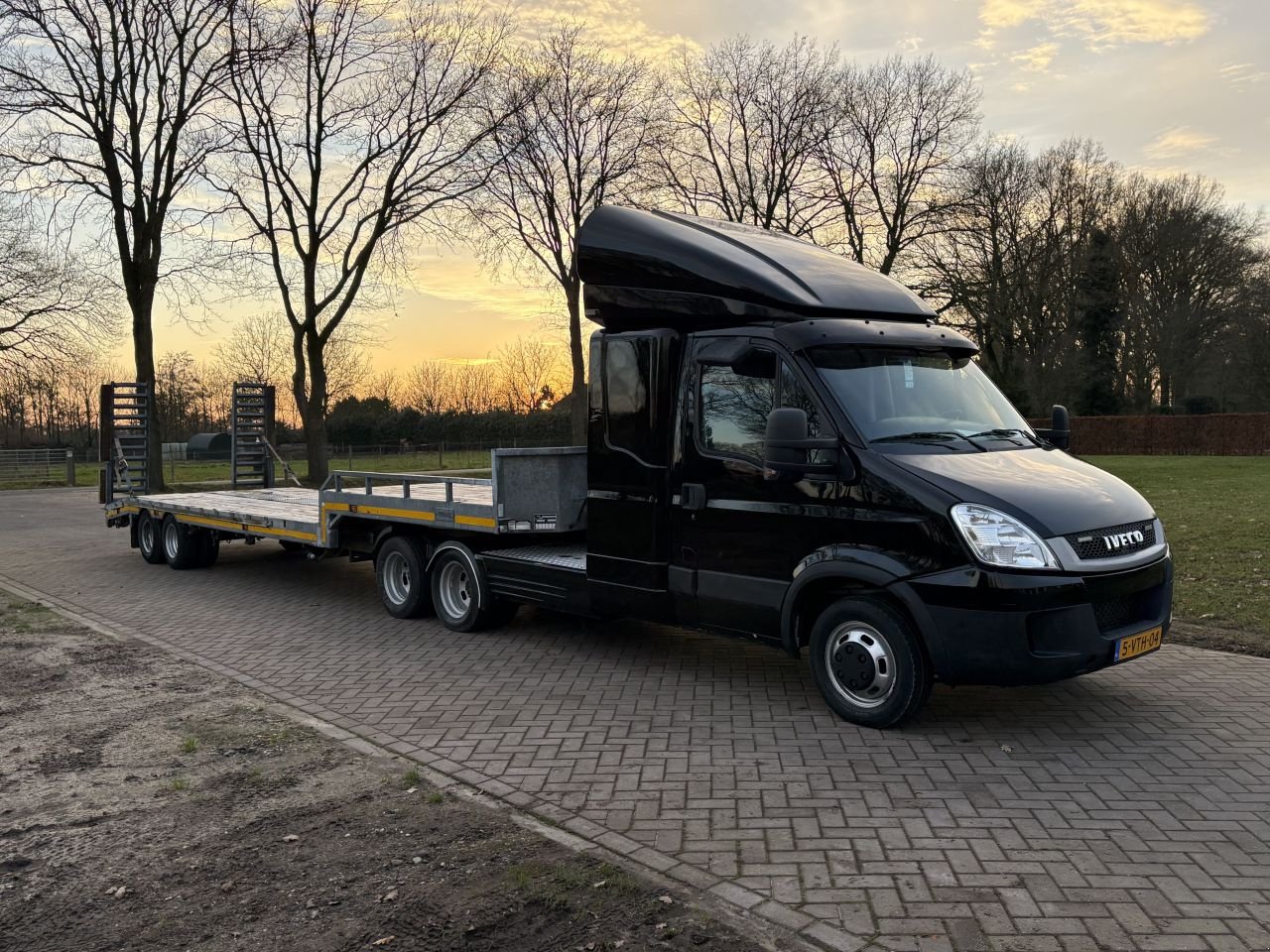 PKW-Anhänger za tip Sonstige be trekker Iveco Daily 50C17 - oplegger Jeeb-as semi diepl, Gebrauchtmaschine u Putten (Slika 3)