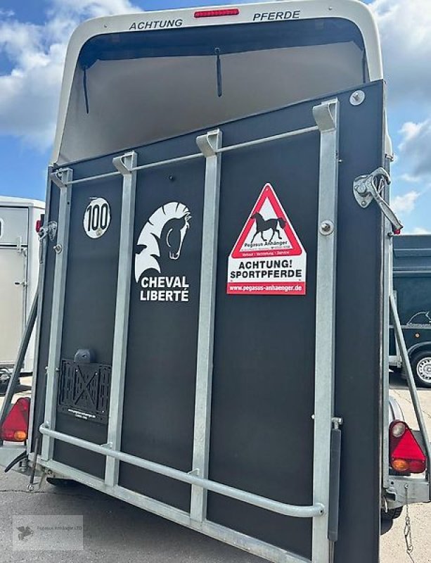 PKW-Anhänger des Typs Sonstige Cheval Liberte Gold First 2 Pferdeanhänger Aluboden Sattelkammer, Gebrauchtmaschine in Gevelsberg (Bild 9)