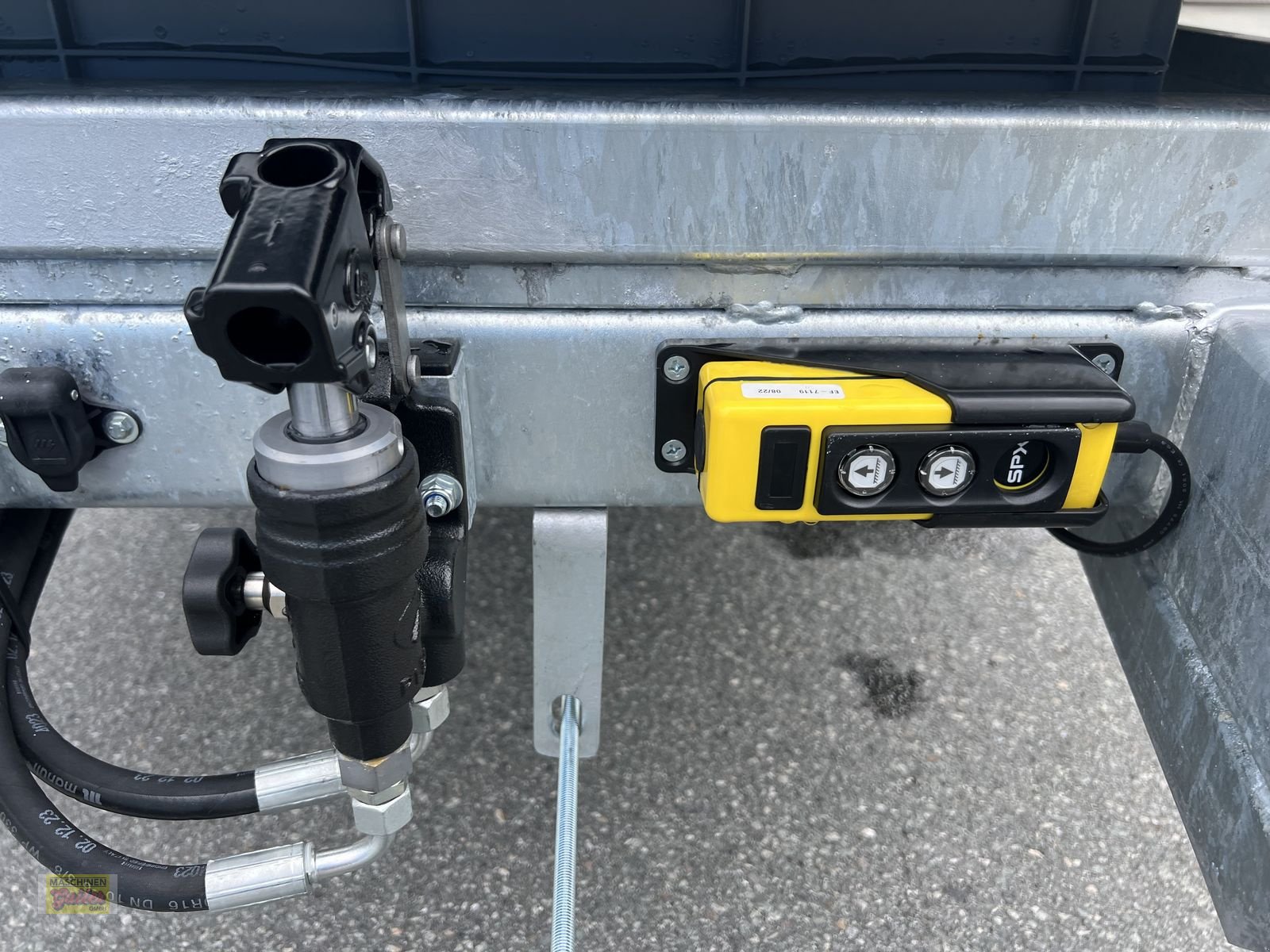 PKW-Anhänger типа Sonstige Hochedlinger-Dreiseitenkipper TH-3SKE 35 37 17, Neumaschine в Kötschach (Фотография 12)