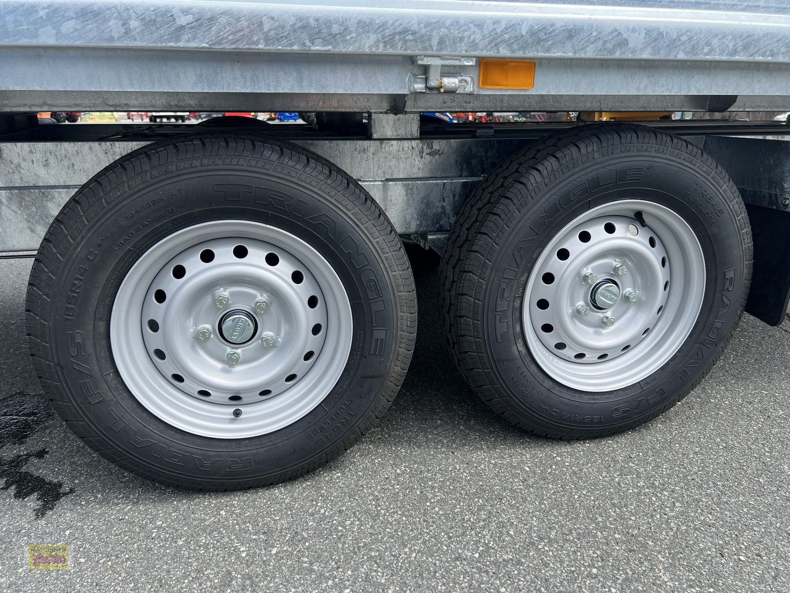 PKW-Anhänger типа Sonstige Hochedlinger-Dreiseitenkipper TH-3SKE 35 37 17, Neumaschine в Kötschach (Фотография 17)