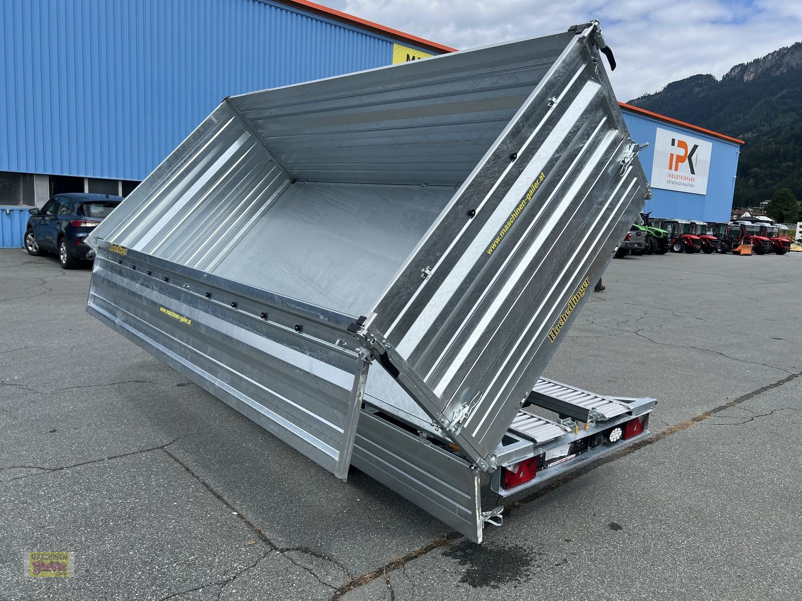 PKW-Anhänger типа Sonstige Hochedlinger-Dreiseitenkipper TH-3SKE 35 37 17, Neumaschine в Kötschach (Фотография 4)