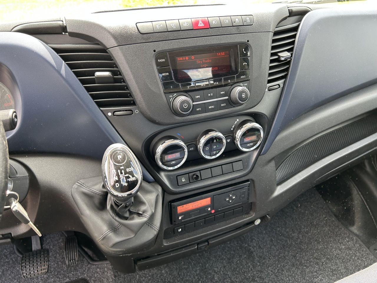 PKW-Anhänger Türe ait Sonstige Iveco Daily 40C18 Hi Matic automaat Be trekker 8.6 ton, Gebrauchtmaschine içinde Putten (resim 10)