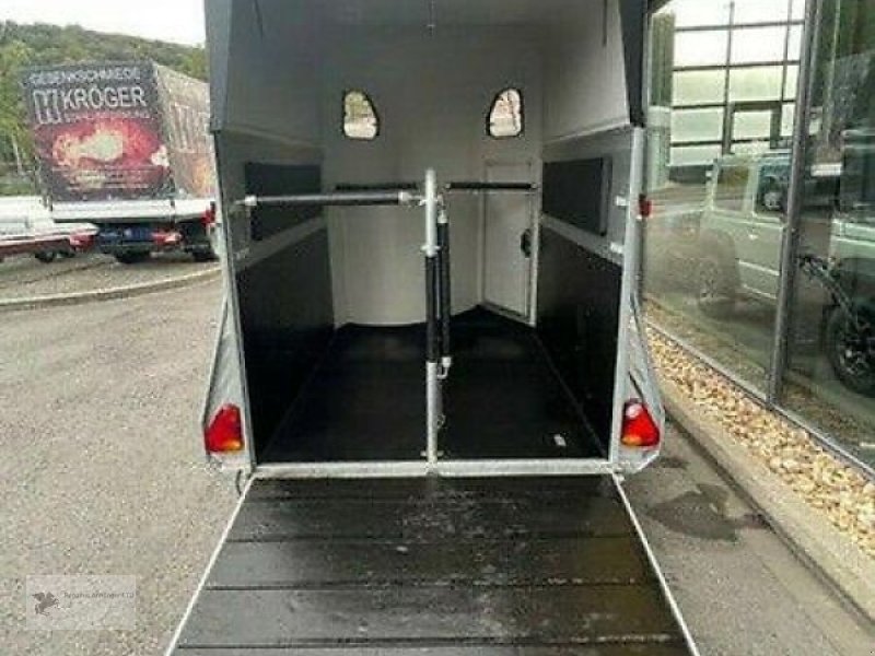 PKW-Anhänger des Typs Sonstige Pferdeanhänger Aufbereitung Reinigung Desinfektion, Gebrauchtmaschine in Gevelsberg (Bild 1)