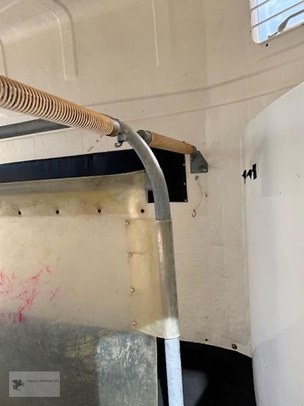 PKW-Anhänger van het type Sonstige Rausch 2 Pferdeanhänger Vollpoly Sattelkammer 2,0t, Gebrauchtmaschine in Gevelsberg (Foto 6)