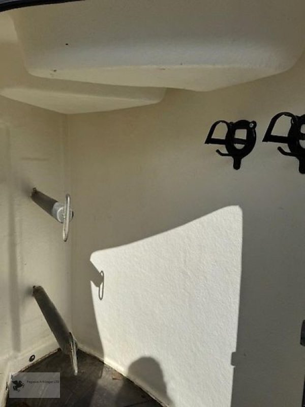 PKW-Anhänger del tipo Sonstige Rausch 2 Pferdeanhänger Vollpoly Sattelkammer 2,0t, Gebrauchtmaschine In Gevelsberg (Immagine 7)