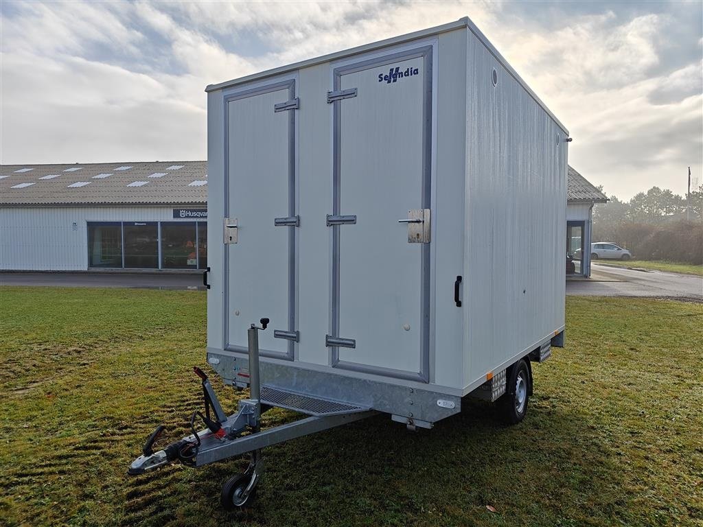 PKW-Anhänger des Typs Sonstige trailer Mandskabsvogn med køkken og toilet, Gebrauchtmaschine in Holstebro (Bild 7)