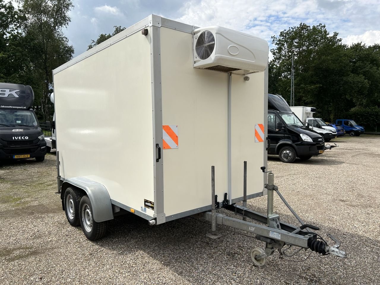 PKW-Anhänger Türe ait Sonstige wm MEYER gesloten aanhanger wm MEYER gesloten aanhanger met koel Govi, Gebrauchtmaschine içinde Putten (resim 8)
