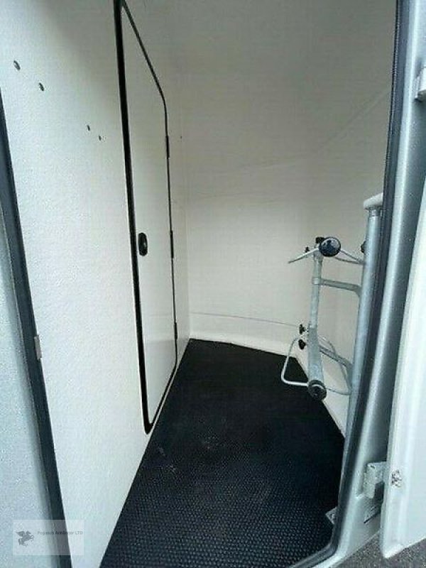 PKW-Anhänger des Typs Thiel Matrix Zweipferdeanhänger -Vollpolyanhänger begehbare SK, Gebrauchtmaschine in Gevelsberg (Bild 8)