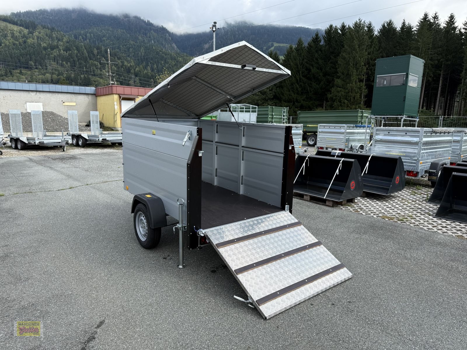 PKW-Anhänger Türe ait TPV KT EB2/3 Plus Kleinviehanhänger, Neumaschine içinde Kötschach (resim 1)