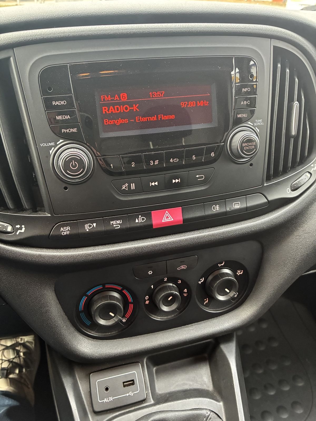 PKW/LKW del tipo Fiat DOBLO 1,6 Diesel (Euro 6b), Gebrauchtmaschine en Villach (Imagen 8)