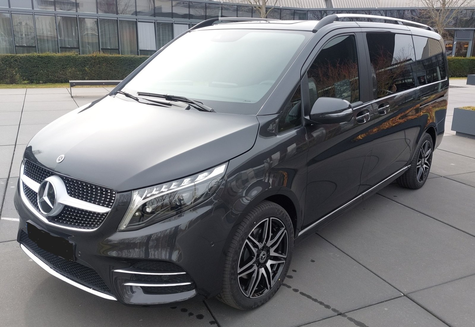 PKW/LKW des Typs Mercedes-Benz V 300d edition AMG, Gebrauchtmaschine in Giebelstadt (Bild 1)