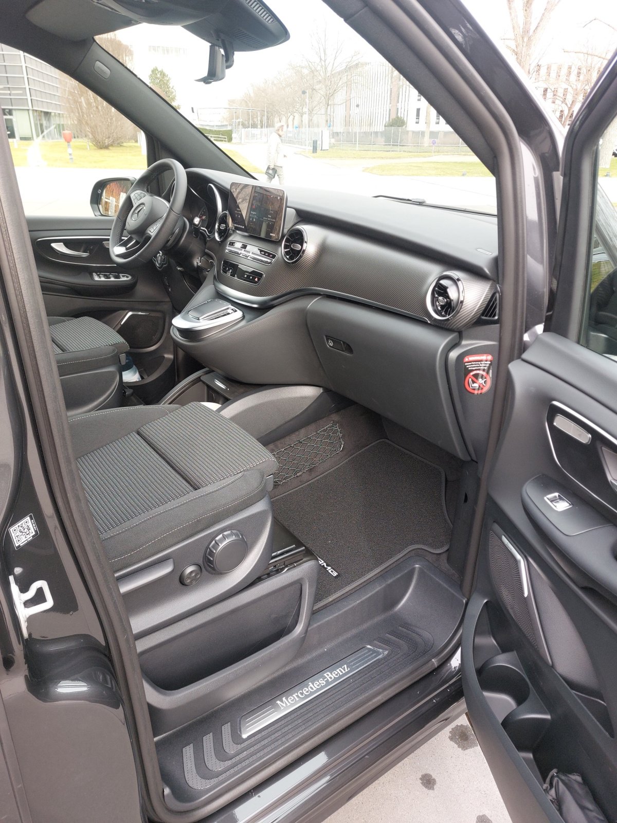 PKW/LKW des Typs Mercedes-Benz V 300d edition AMG, Gebrauchtmaschine in Giebelstadt (Bild 2)