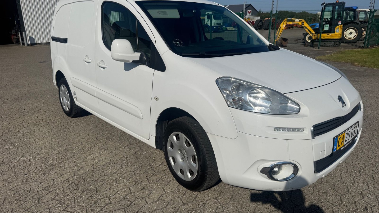 PKW/LKW des Typs Peugeot Partner Van 1.6 automatgear Diesel, Gebrauchtmaschine in Ringe (Bild 1)