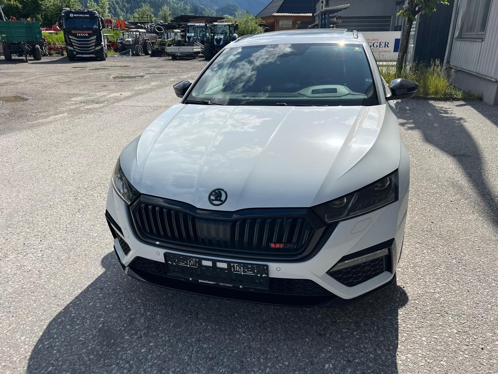 PKW/LKW Türe ait Sonstige Skoda Octavia Combi 2,0 TDI 4x4 RS DSG Kombi, Gebrauchtmaschine içinde Burgkirchen (resim 23)