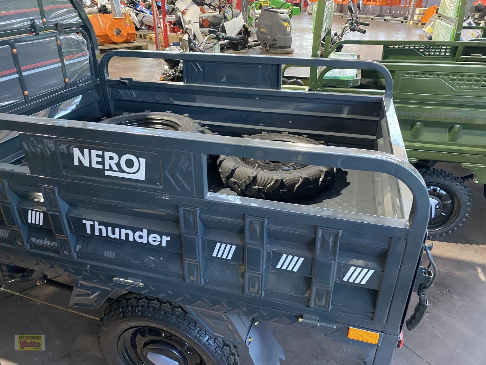 PKW/LKW Türe ait Sonstige Thunder mit Dach, Neumaschine içinde Kötschach (resim 3)