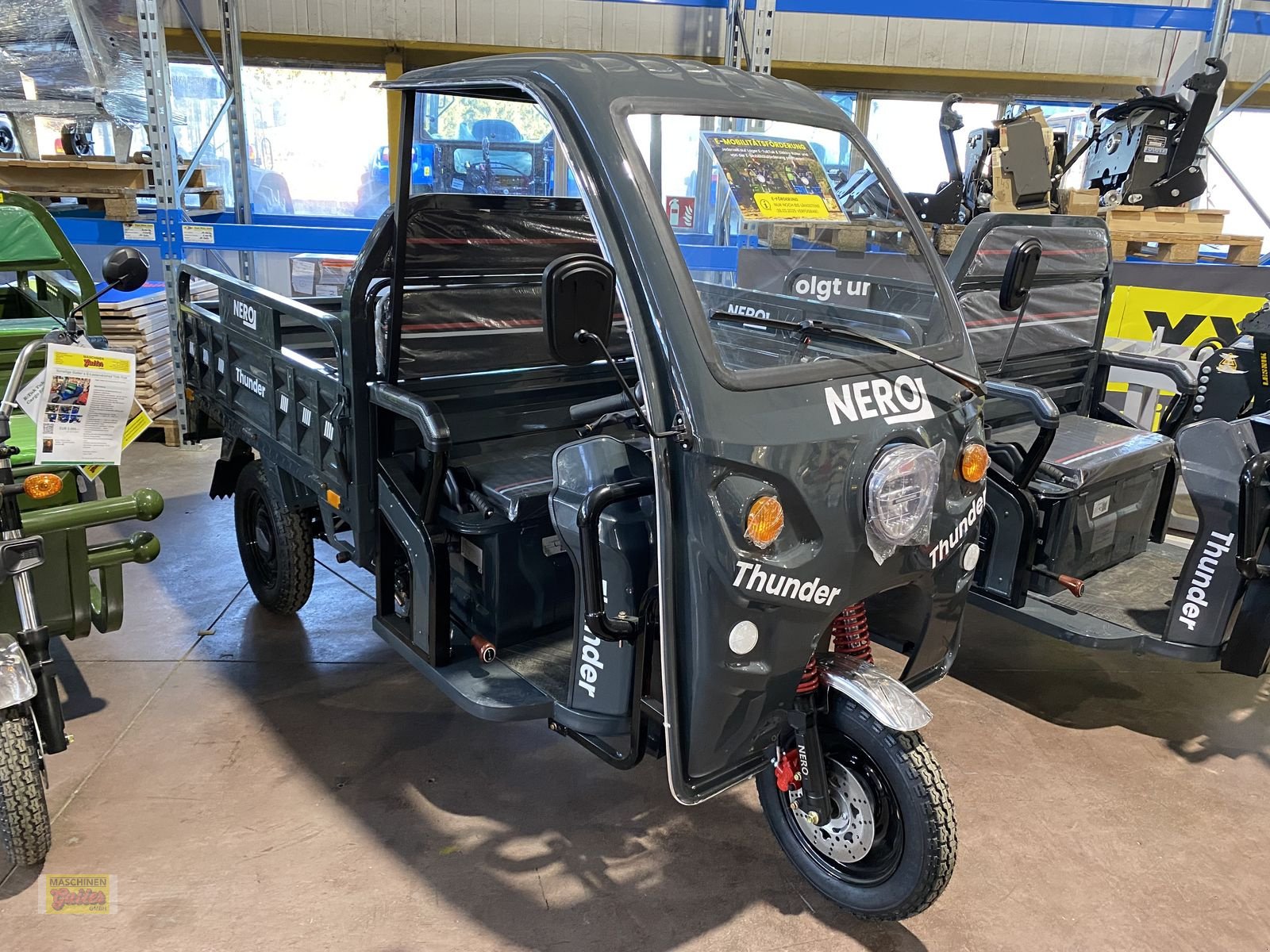 PKW/LKW Türe ait Sonstige Thunder mit Dach, Neumaschine içinde Kötschach (resim 7)