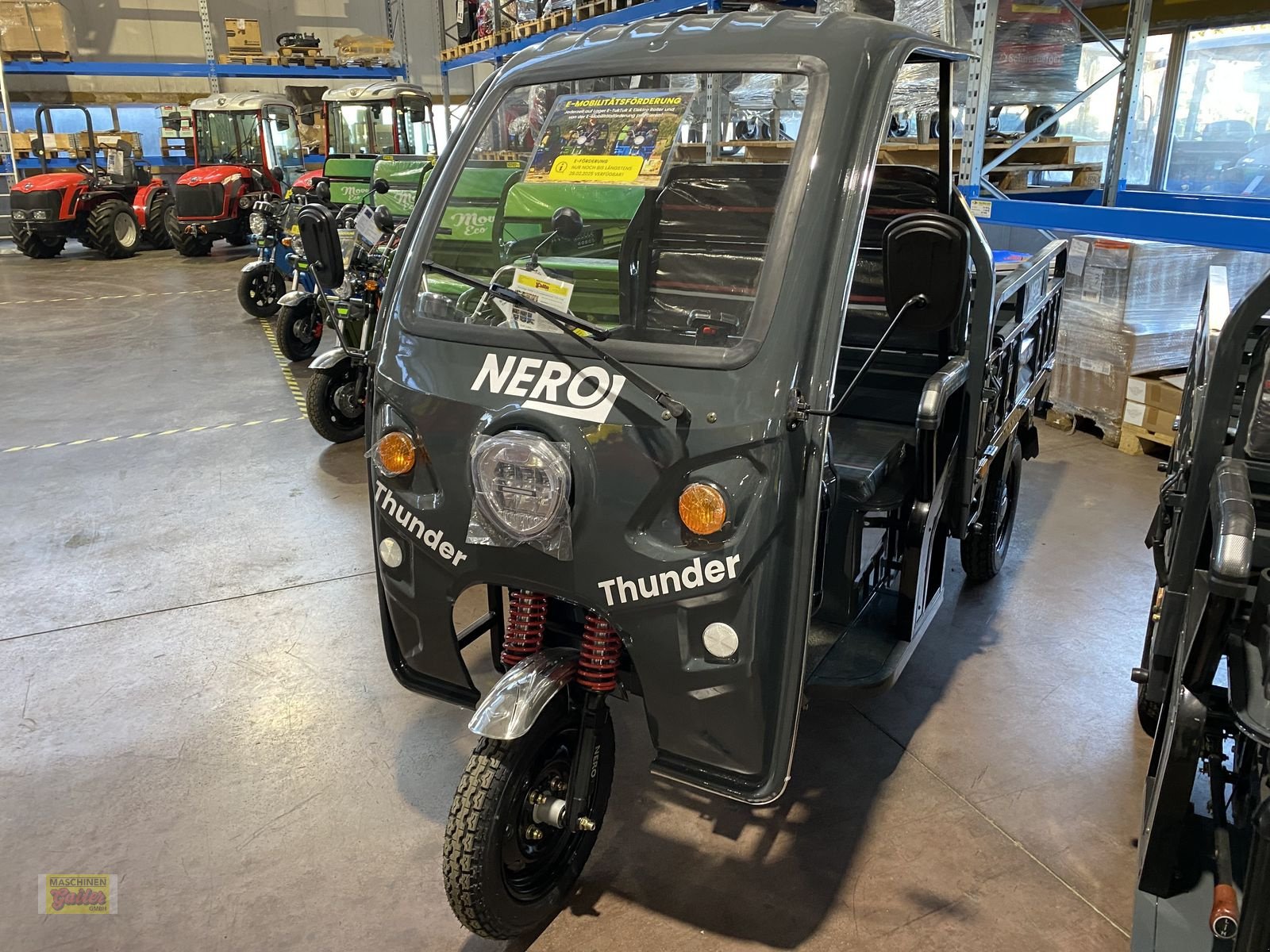 PKW/LKW Türe ait Sonstige Thunder mit Dach, Neumaschine içinde Kötschach (resim 2)