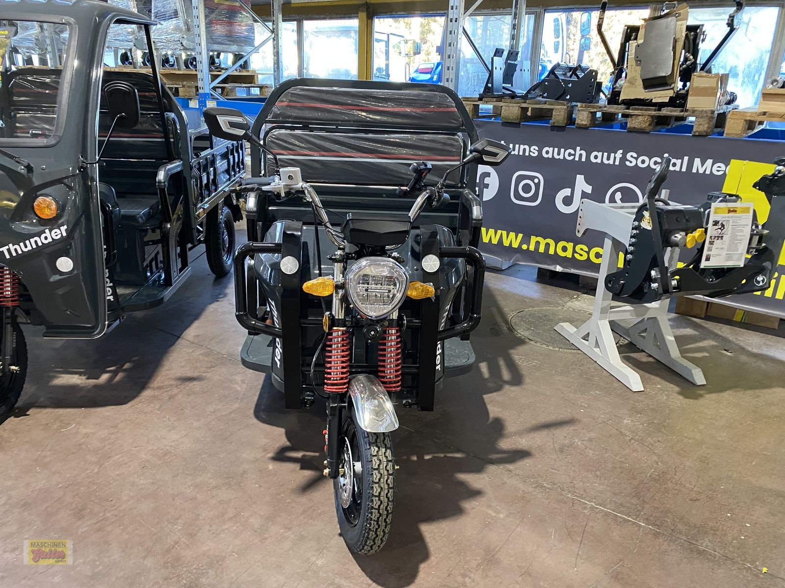 PKW/LKW Türe ait Sonstige Thunder, Neumaschine içinde Kötschach (resim 11)