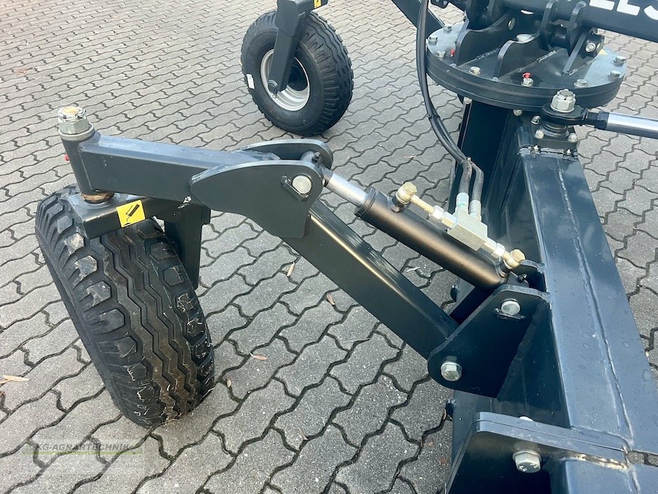 Planierschild des Typs KG-AGRAR LevelStar 3000 Profi Planierschild, Neumaschine in Langensendelbach (Bild 8)